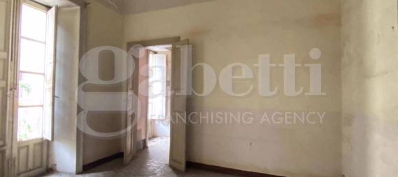 Apartamento de 4 dormitorios en Patti, Italy No. 7934 5