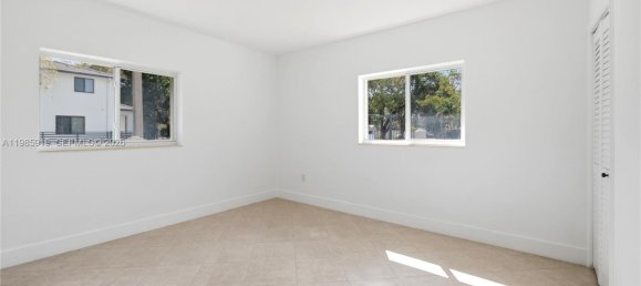 4 dormitorios villa en venta en Miami, Miami-Dade, Florida, USA № 614812 22