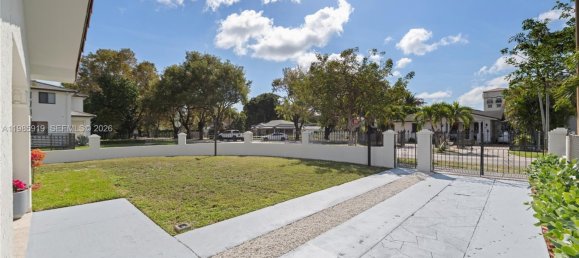 4 dormitorios villa en venta en Miami, Miami-Dade, Florida, USA № 614812 7