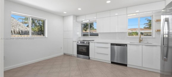 4 dormitorios villa en venta en Miami, Miami-Dade, Florida, USA № 614812 17