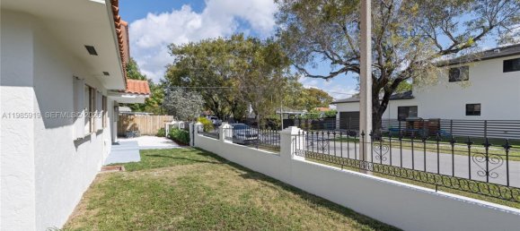 4 dormitorios villa en venta en Miami, Miami-Dade, Florida, USA № 614812 10