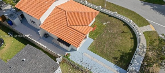 4 dormitorios villa en venta en Miami, Miami-Dade, Florida, USA № 614812 2