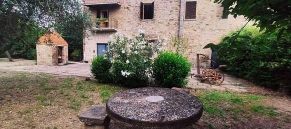 8-Zimmer Haus in Castiglion Fiorentino, Italy, Nr. 219075 2