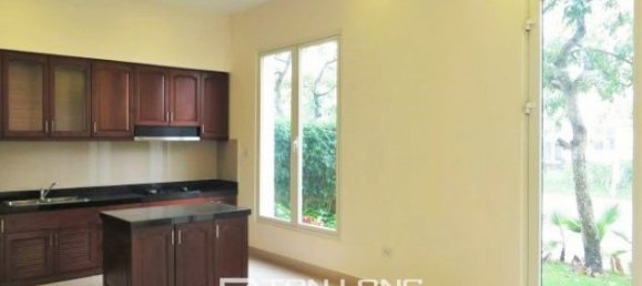 5 bedrooms Villa in Long Bien, Vietnam No. 3414 6