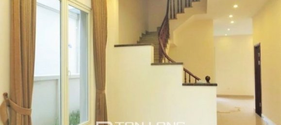 5 bedrooms Villa in Long Bien, Vietnam No. 3414 3