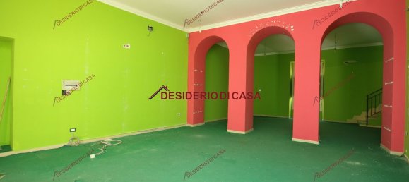 Коммерческая недвижимость с 3 комнатами в Термини Имерезе, Италия № 143252 10