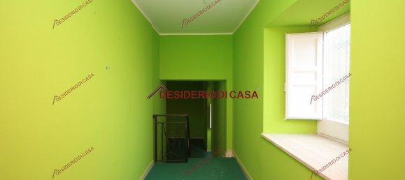 Коммерческая недвижимость с 3 комнатами в Термини Имерезе, Италия № 143252 26