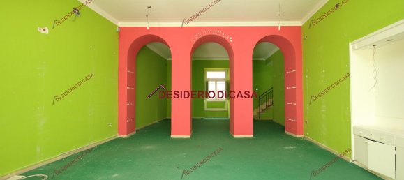 Коммерческая недвижимость с 3 комнатами в Термини Имерезе, Италия № 143252 5