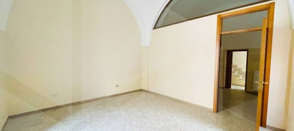 Casa de 3 habitaciónes en Valenzano, Italy No. 30761 2