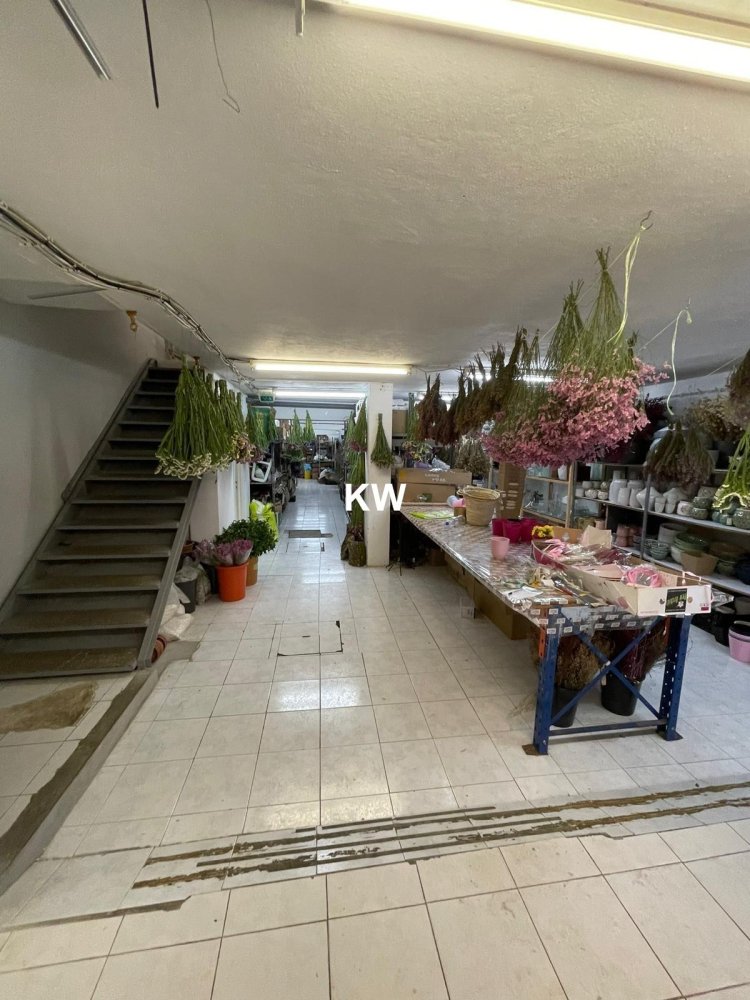 Lagerhaus in Porto, Portugal 374m², Nr. 40804