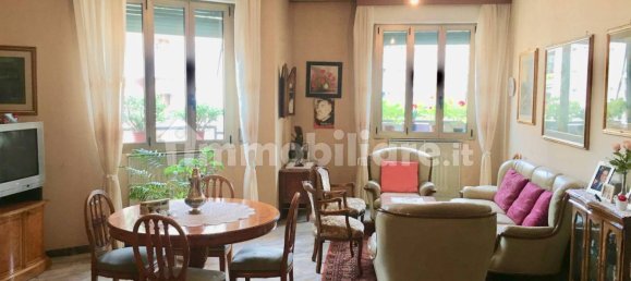 3 bedrooms Apartment in Bologna, Italy No. 133960 2