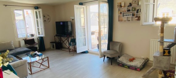 Apartamento de 3 dormitorios en Blois, France No. 95328 2