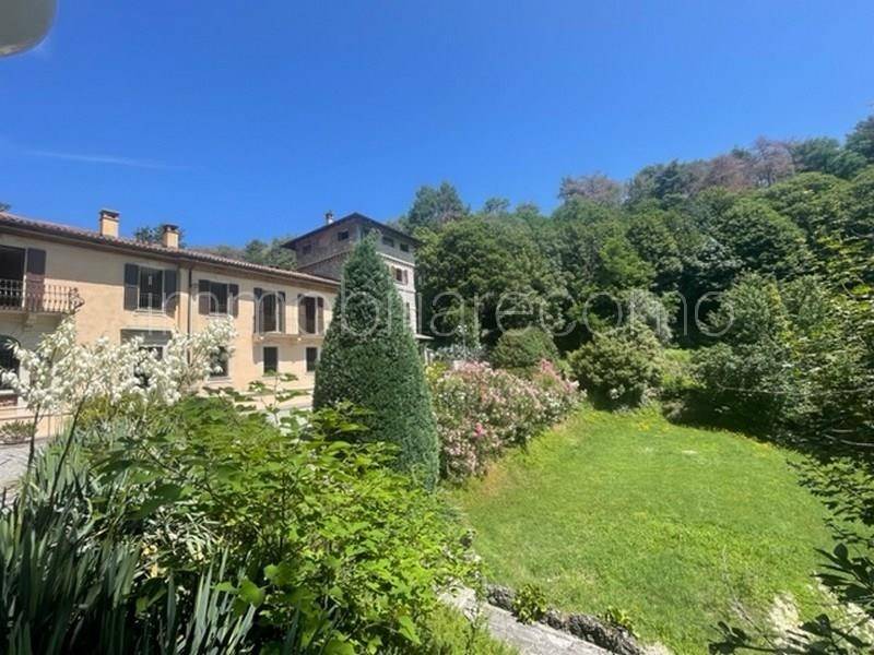 8 bedrooms House in Como, Italy No. 326205