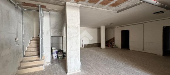 2 bedrooms House in Bari, Italy No. 145704 3