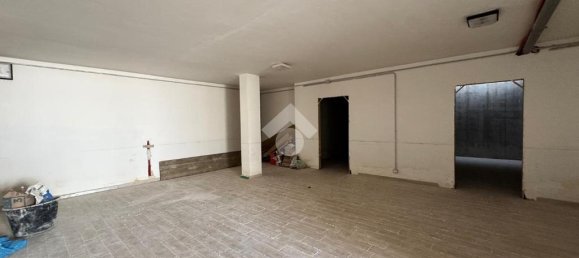 2 bedrooms House in Bari, Italy No. 145704 4