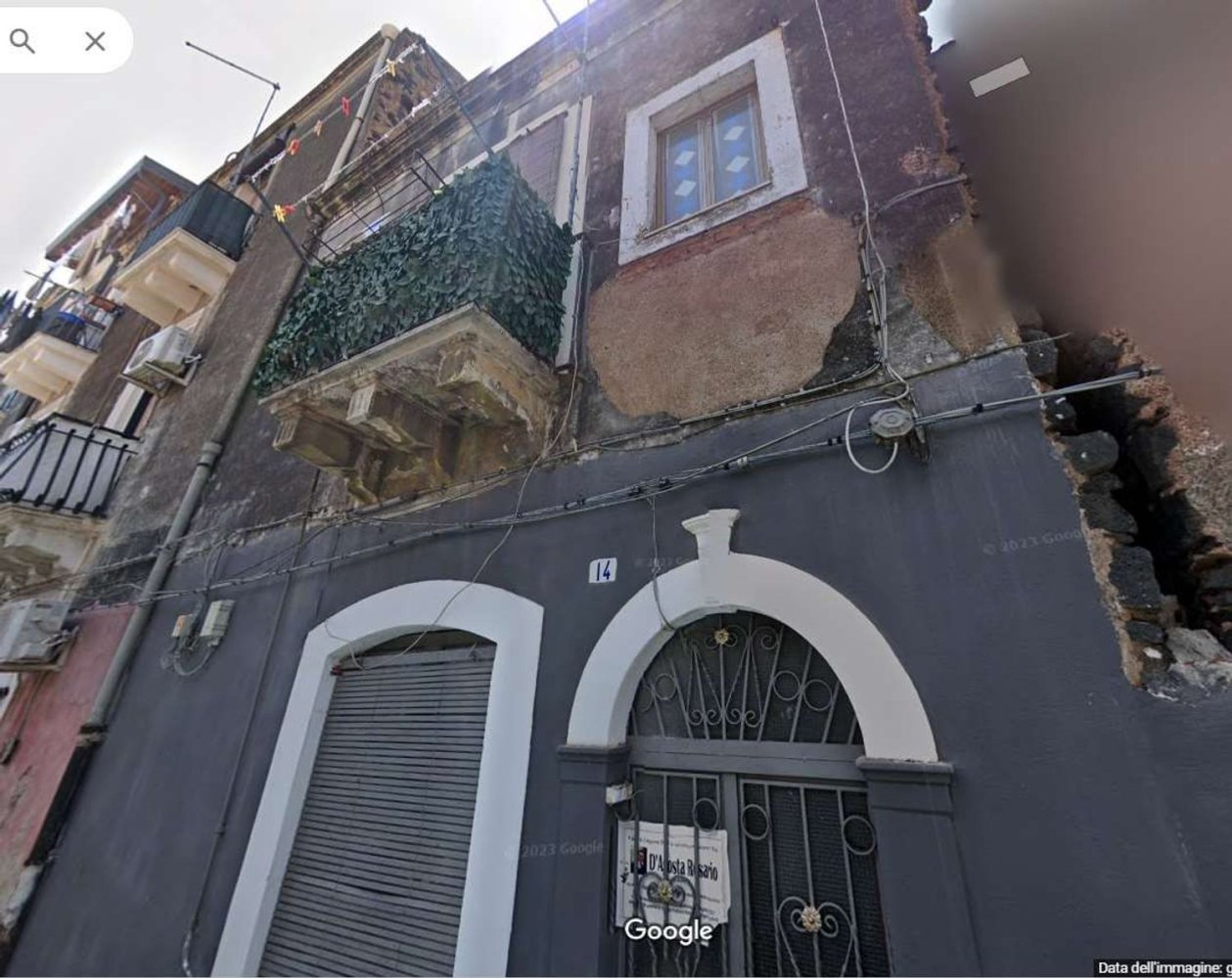 Edificio en Catania, Italy 75 m² No. 46975