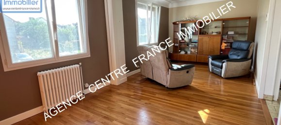 3 bedrooms House in Bourges, France No. 244478 2