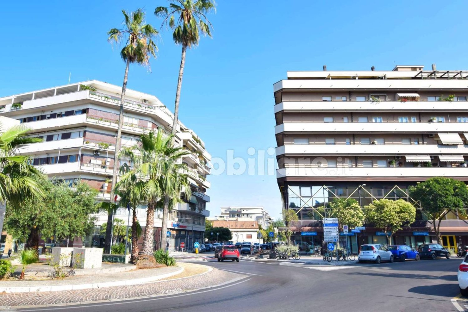 5 rooms Building in Pescara, Italy No. 281448