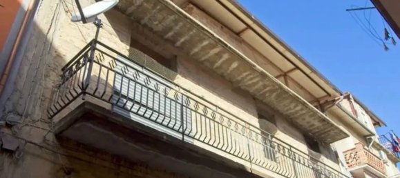 3 rooms Apartment in Palagonia, Italy No. 111447 6