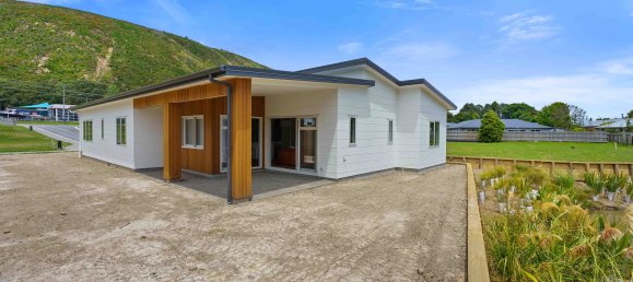 4 bedrooms House in Paraparaumu, New Zealand No. 132 3