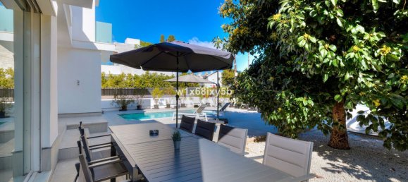 6 bedrooms Villa in Marbella, Spain No. 149160 3