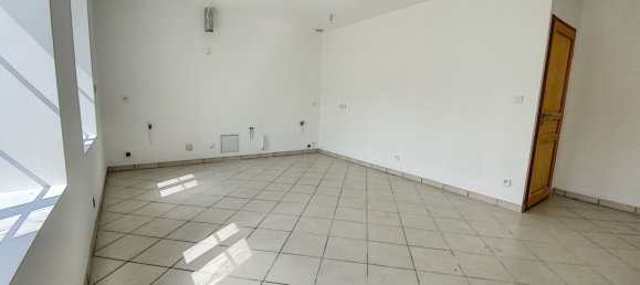 Casa de 3 dormitorios en Senlis, France No. 76839 3