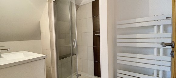 Casa de 3 dormitorios en Senlis, France No. 76839 12