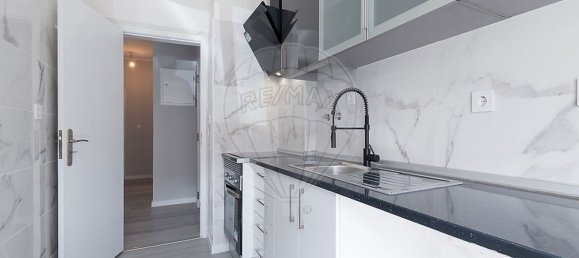 3 bedrooms Apartment in Loures, Portugal No. 94999 2