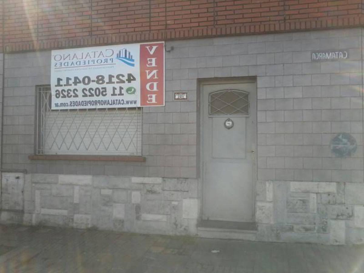 3 bedrooms House in Lanus, Argentina No. 21851