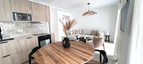 Apartamento de 3 dormitorios en Marbella, Spain No. 145876 4
