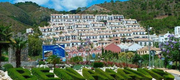 Apartamento de 3 dormitorios en Marbella, Spain No. 145876 24