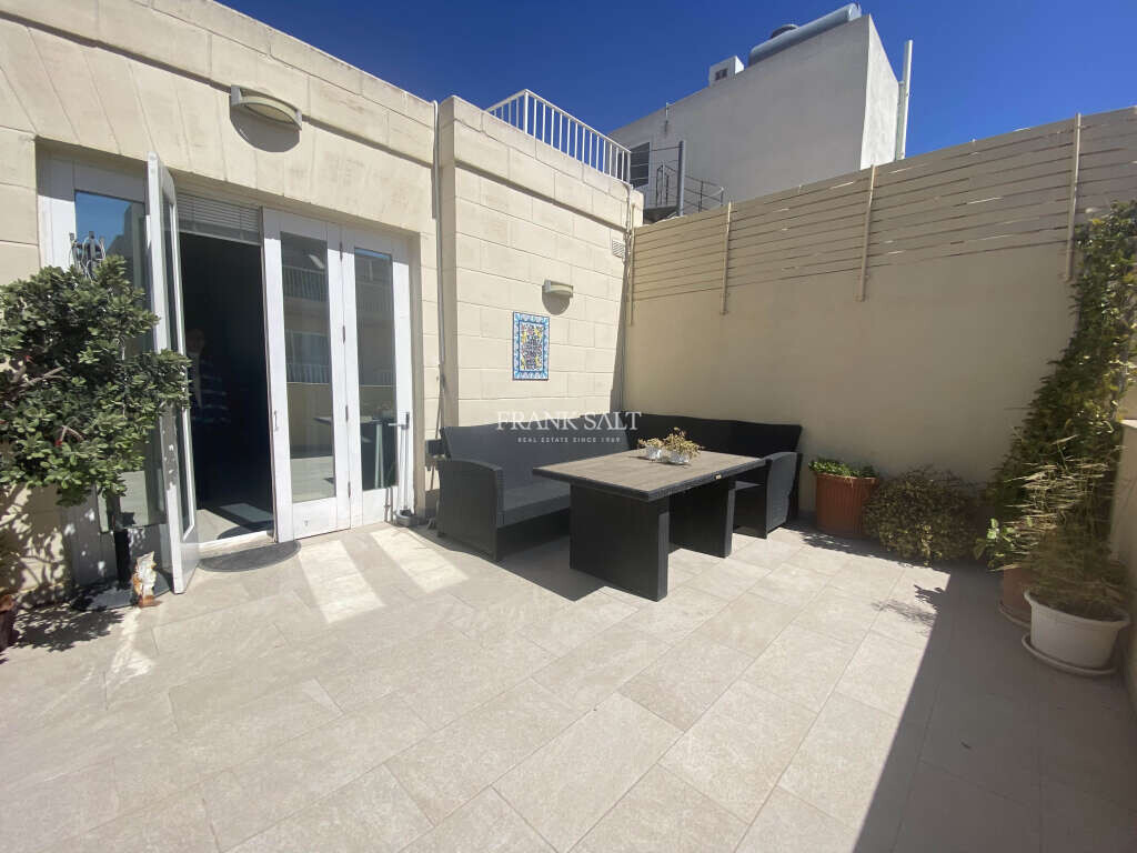 2 bedrooms Penthouse in Sliema, Malta No. 10196