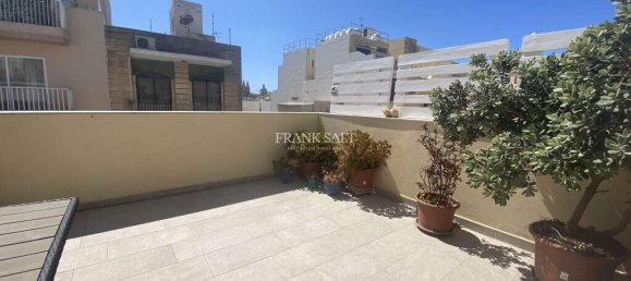 2 bedrooms Penthouse in Sliema, Malta No. 10196 2