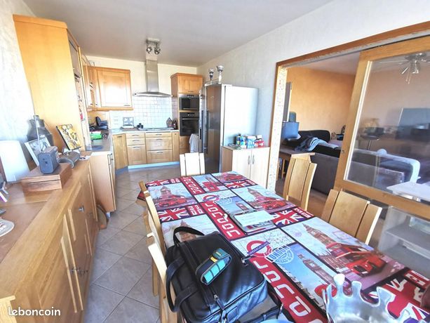 3 bedrooms Apartment in Pontoise, France No. 353572