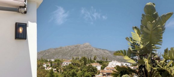 3 bedrooms House in La Quinta, Spain No. 181025 29