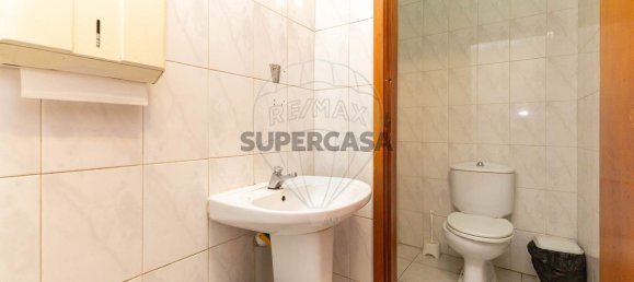 91m² Commercial property in Vila Nova de Gaia, Portugal No. 254696 19