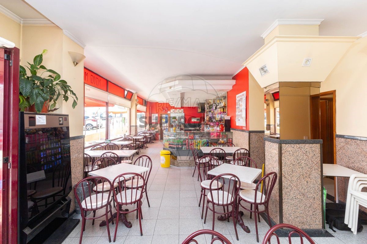 91m² Commercial property in Vila Nova de Gaia, Portugal No. 254696