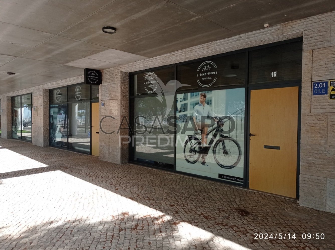 65m² Commercial property in Quarteira, Portugal No. 204211
