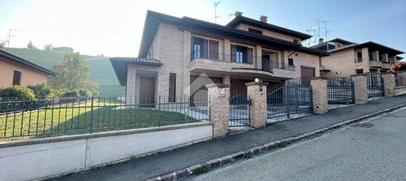 3 rooms Apartment in Pavullo nel Frignano, Italy No. 133403 47