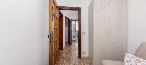 6 rooms Apartment in Venice, Italy No. 257170 12