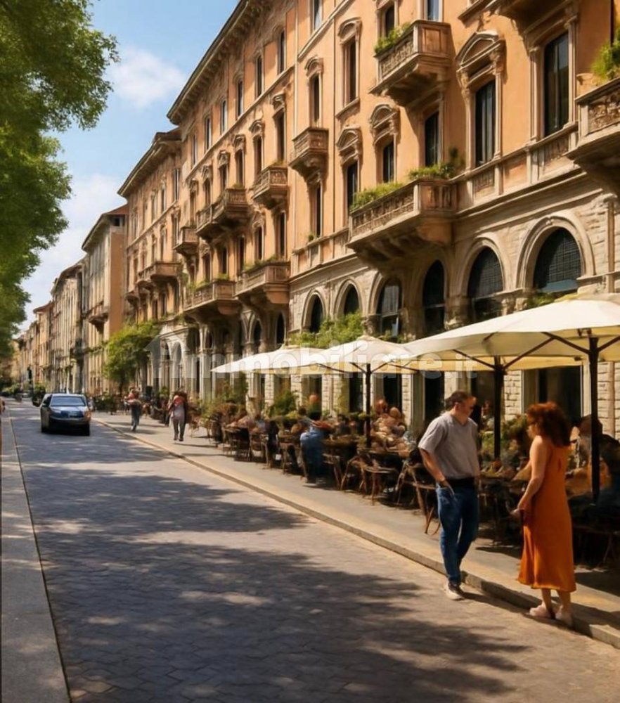 4 bedrooms Apartment in Milan, Italy No. 351632