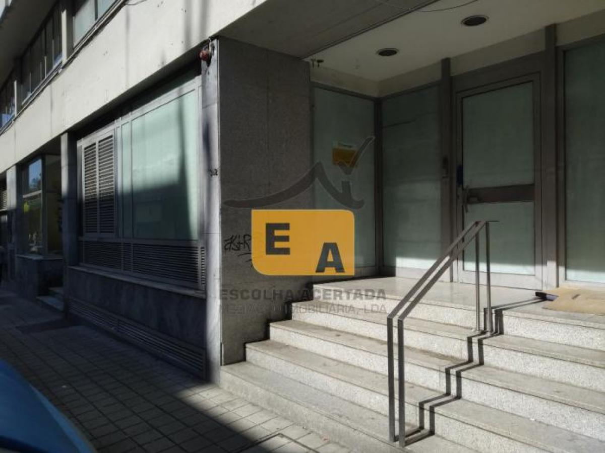  محل تجاري في Porto, Portugal 187متر مربع رقم 8332