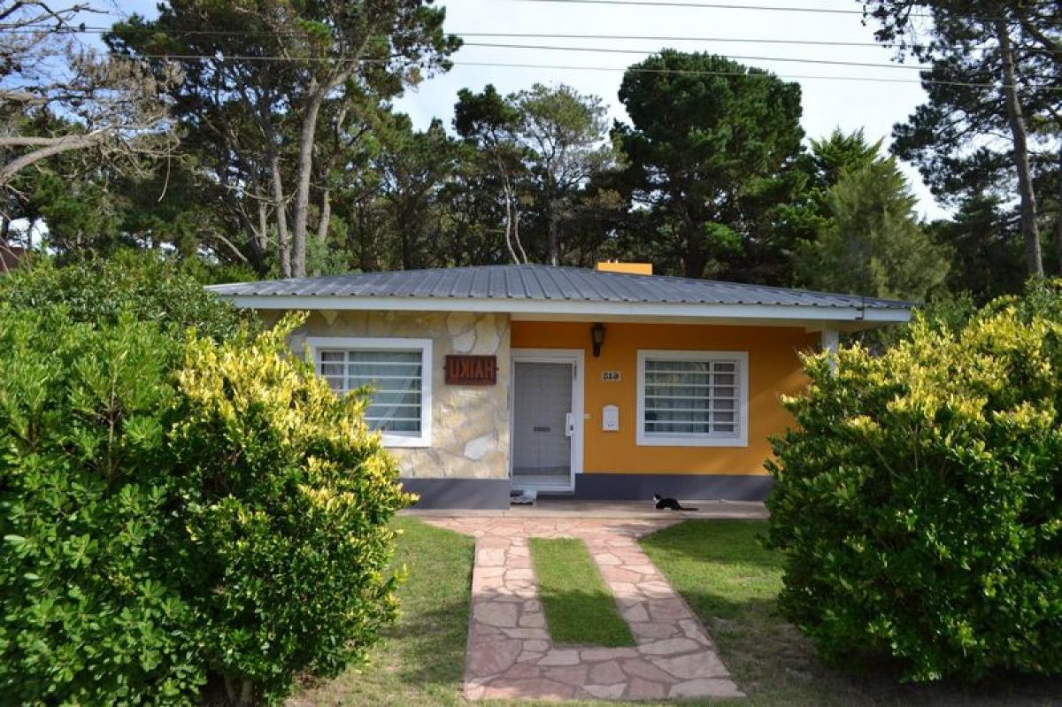 3 bedrooms House in Mar del Plata, Argentina No. 100117