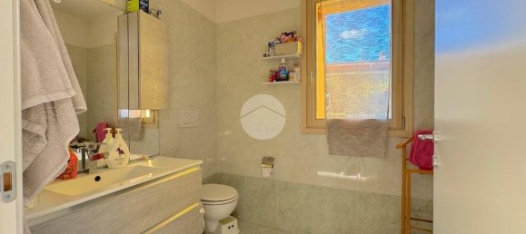 2 bedrooms Apartment in Castel d'Azzano, Italy No. 324393 9