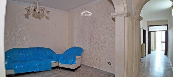 Casa de 8 habitaciónes en Trepuzzi, Italy No. 34482 10