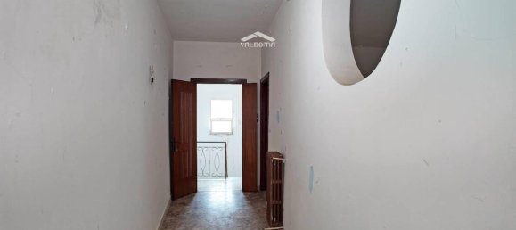 Casa de 8 habitaciónes en Trepuzzi, Italy No. 34482 23