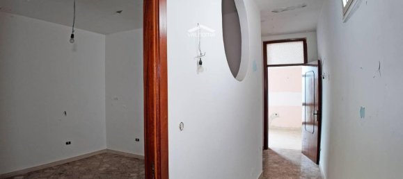 Casa de 8 habitaciónes en Trepuzzi, Italy No. 34482 17