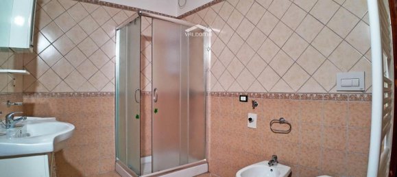 Casa de 8 habitaciónes en Trepuzzi, Italy No. 34482 8