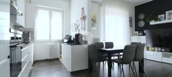 2غرفة شقة في Rho, Italy رقم 338753 4