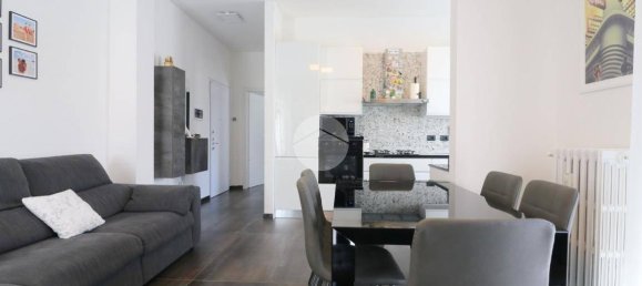 2غرفة شقة في Rho, Italy رقم 338753 3